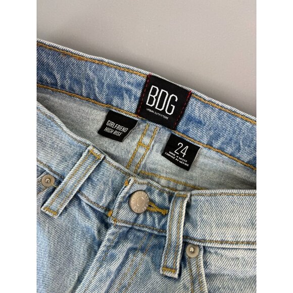 BDG women's 24 light wash high rise girlfriend denim cutoff jean shorts - Picture 5 of 6